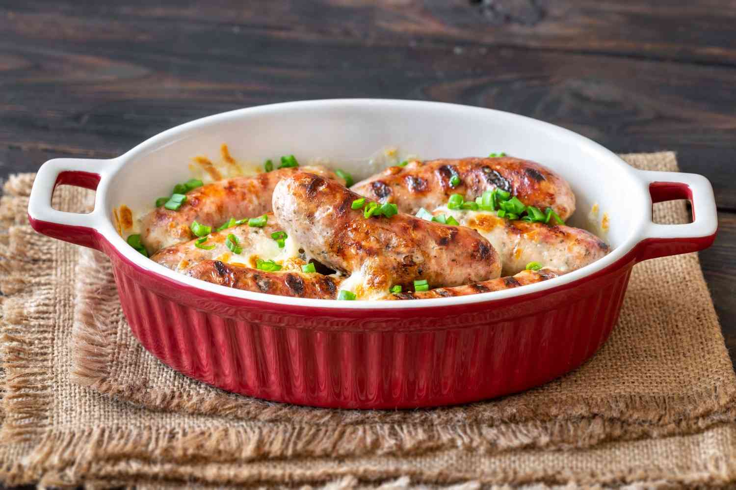 Chicken-and-orzo-bake-with-tomatoes-garlic-and-herbs-in-a-baking-dish